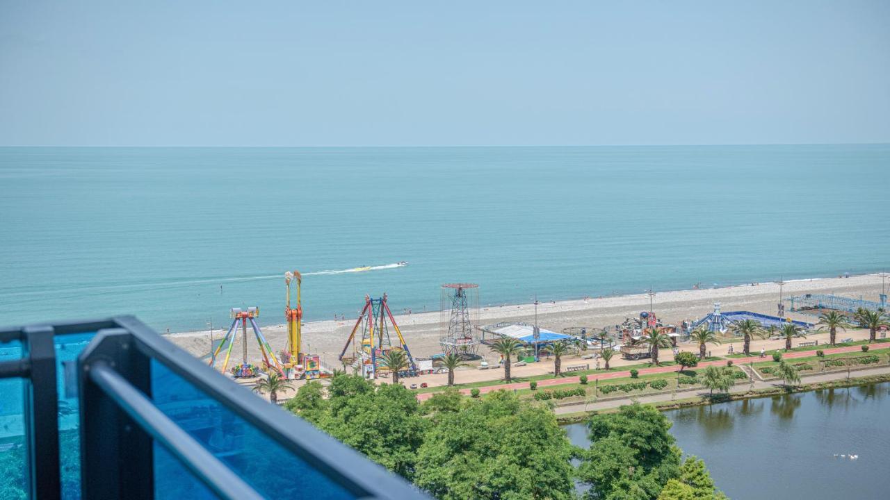 Orbi City Aparthotel Batumi Exterior foto